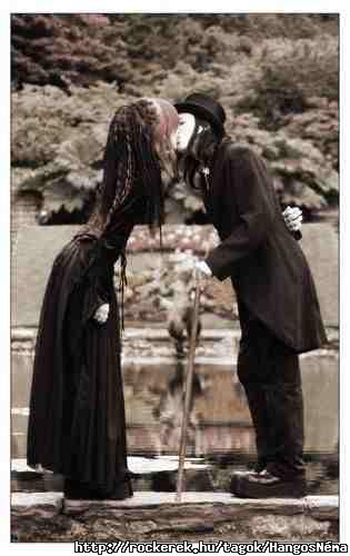 gothic-kiss