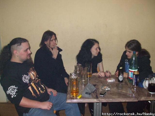 Pesti kocsmba temest,medvt s plinkt ittunk