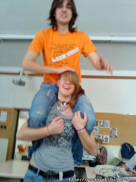 Ht igen....egyszer fent, egyszer lent...:D