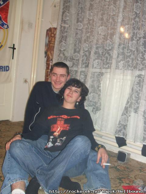Szeretem mert az enym,s imdom mert nem ms!:) <3