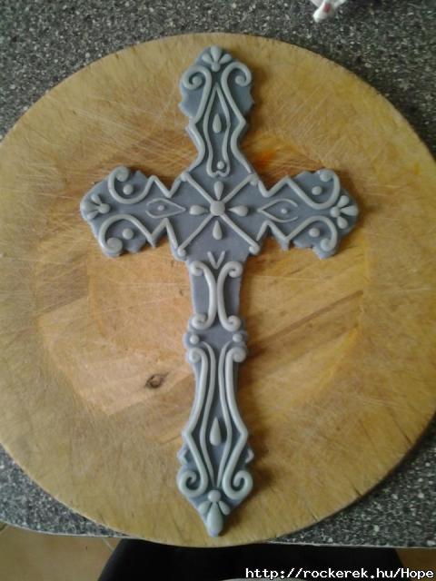 The cross is only MARCIPN!!! :D