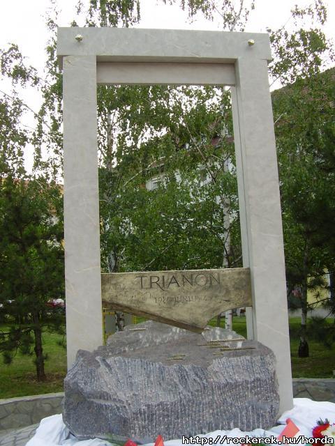 A Trianoni emlkm. Bkscsaba.