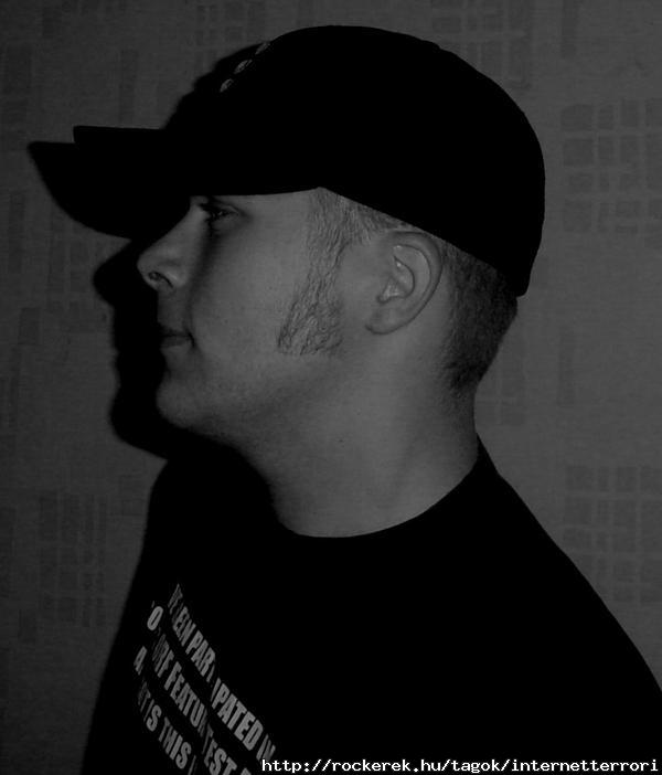 WANTED (csak vigyzz flelmetesen idiota!!!!)