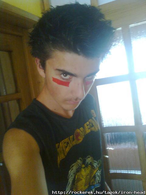helloween>:)
