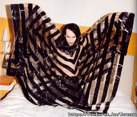 MarilyN-MansoN-marilyn-manson-6406389-454-387
