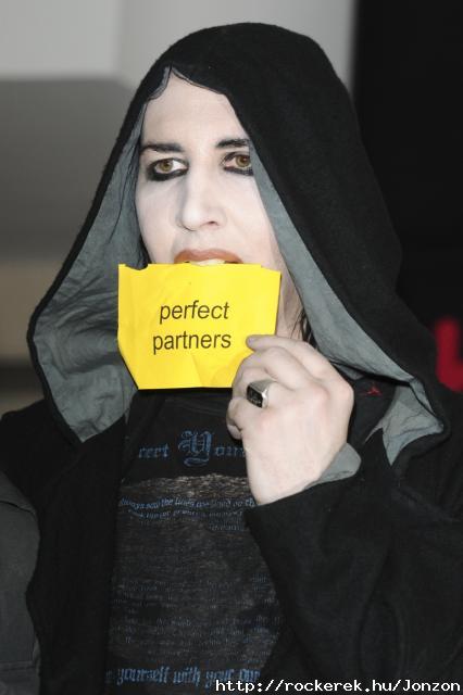 zhu-594486_manson