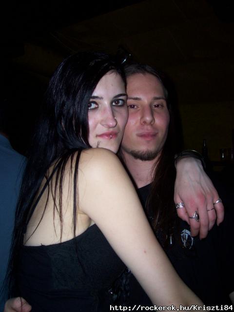 Tomival,aki nagyon j bart,s nem utols sorban az "csm":)