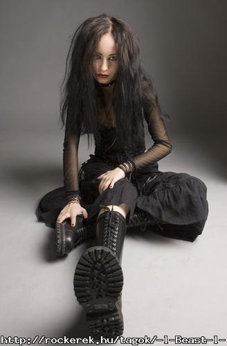 Aniko_2084w