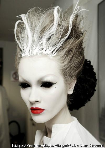monika-jagaciak-img-haute-goth-portrait-model-Favim.com-509377