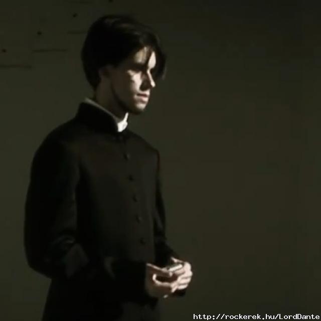 priestDante