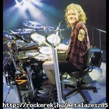 Rick Allen  a legeslegjobb !! :)