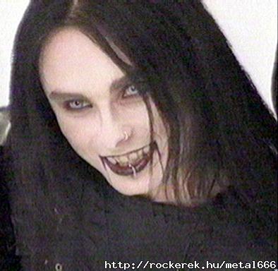 Dani Filth 26