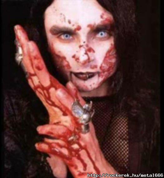 Dani Filth 33