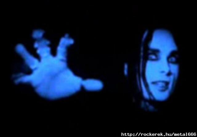 Dani Filth 35