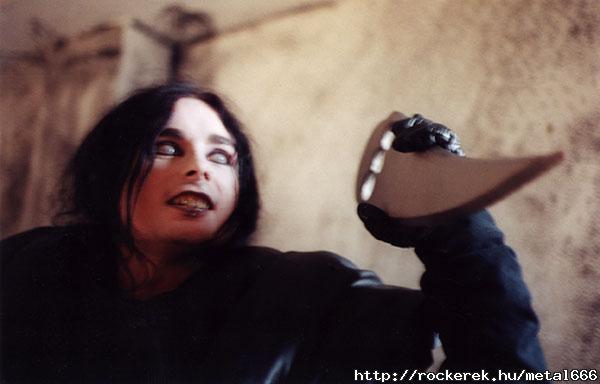 Dani Filth 42