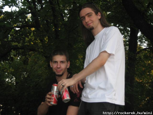 jaj,itt annyira helyesek h mindjrt beljk szeretek XD