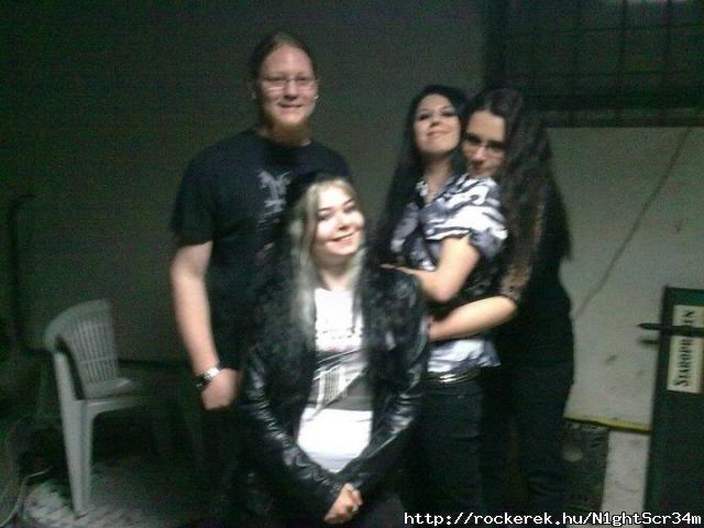 nos. ket imdom. Csabi, Csilla, Kriszta <3 World Funeral III
