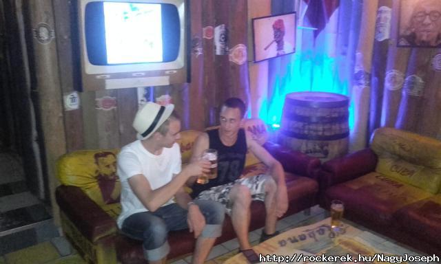 mintha kicsit furcsa lenne a szemem :D