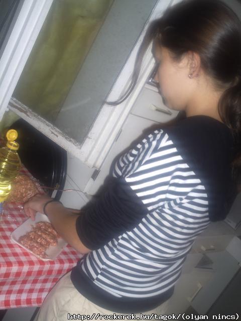 Mert ugyebr enni is kell :))