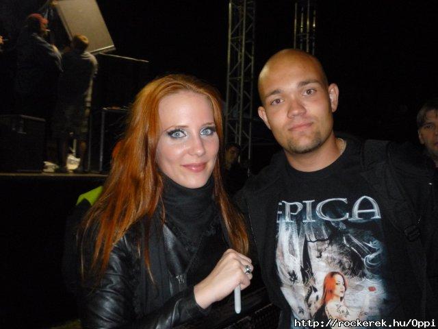 Simone Simons, Znka