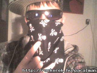 van bennem egy kis rockerszellem( a sapkt flre ne rtsd)