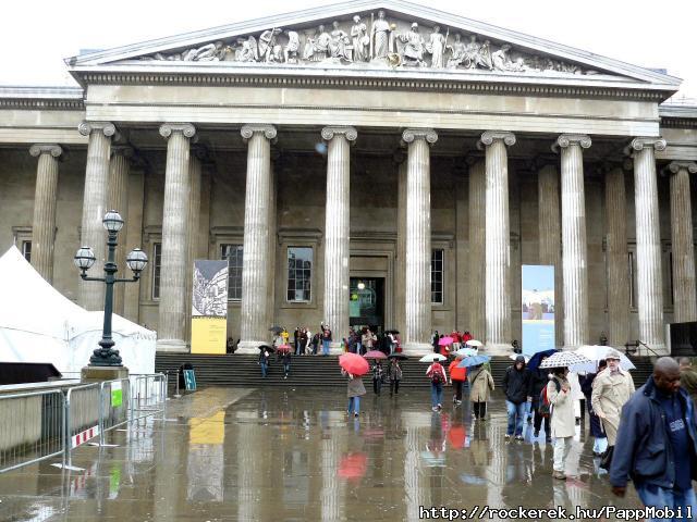 ott llok a British mzeum eltt