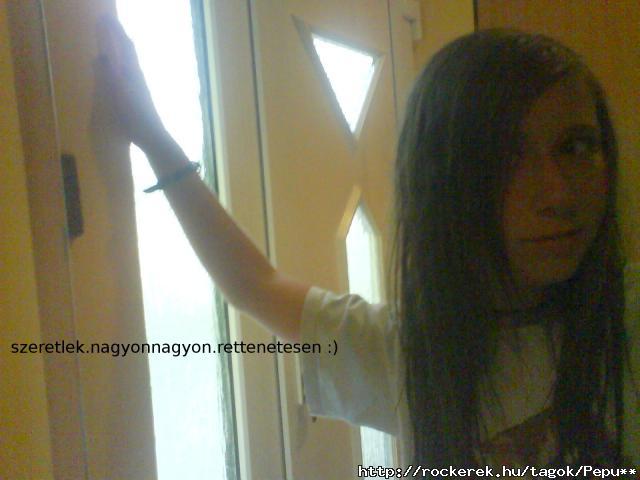 hogy kit? mr csak 1 nv hinyzik:D