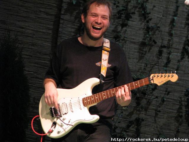 n s strat