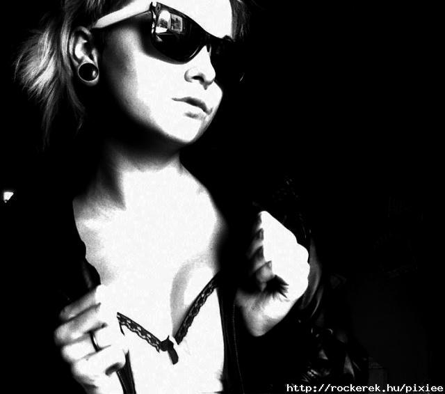 hey baby i"m a rockstar