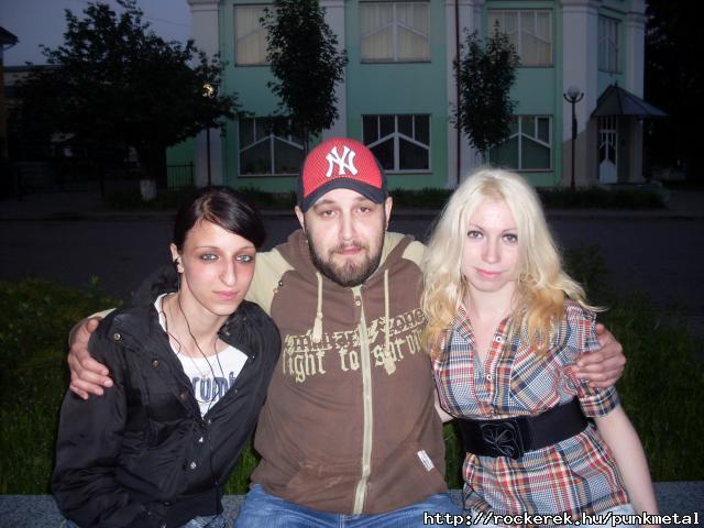 Kriszta Tibi s n! :):):)