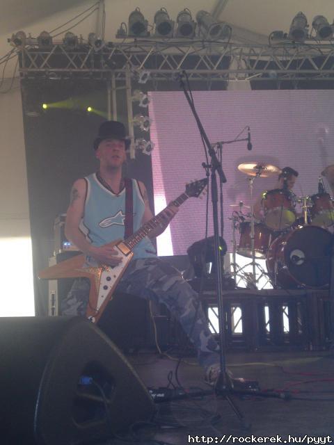20100521271