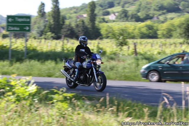 Az j vas :P gsx 750 nyergben