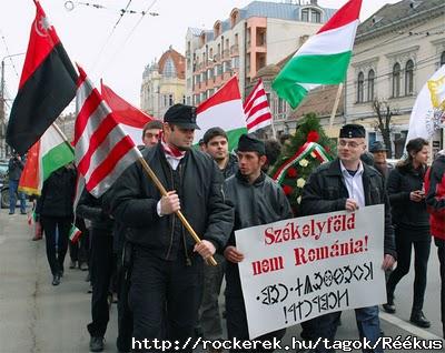 ottvagyok jobb oldalt:D