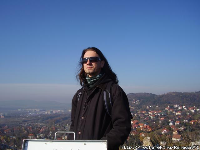 Ott, hol forrn perzsel a napsugr, s a szemnek nincs hatr :)