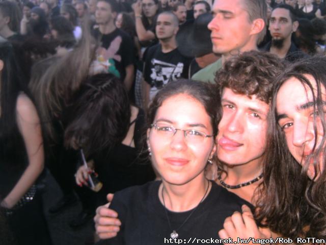 Nincs is jobb minz sszefutni egy vlt osztlytrssal :)