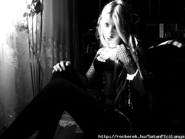 B&W