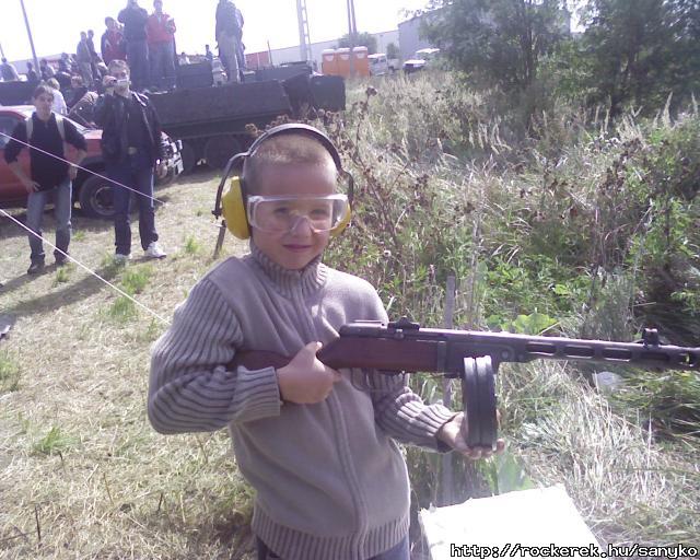 unokacsm :D .jo nevelst kap..