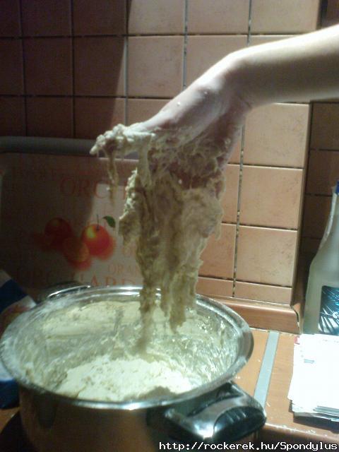 A szrny keze