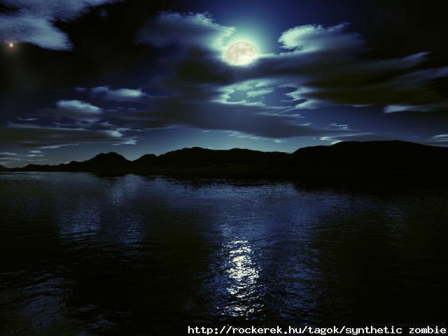 queen-moon-water-dark