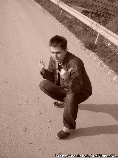 Szles gugols Rock and Roll!!!:)