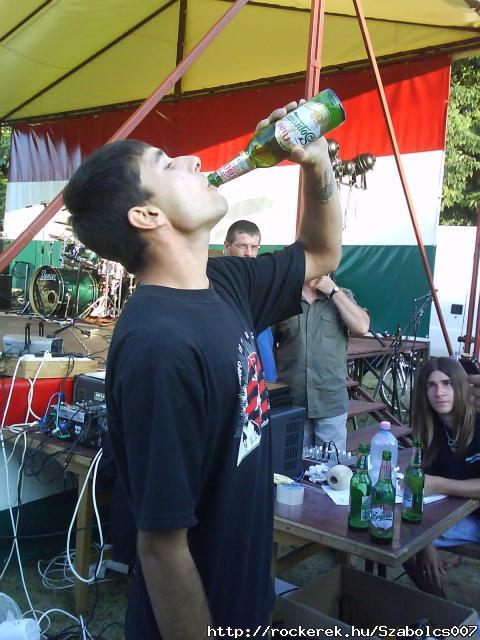 Kis srzs a nagy nyilvnossg eltt :D
