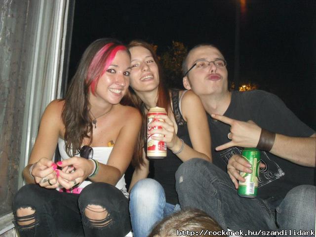 Arany let az ablakprknyon :P