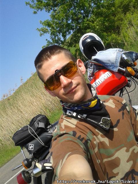 Mert motorozni mindig j :3