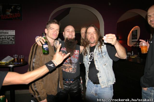 A FLOTSAM & JETSAM DOBOSSAL(CRAIG NIELSEN) S NEKESSEL(ERIC"AK"KNUTSON) 2008-BAN AZ AVALONBAN