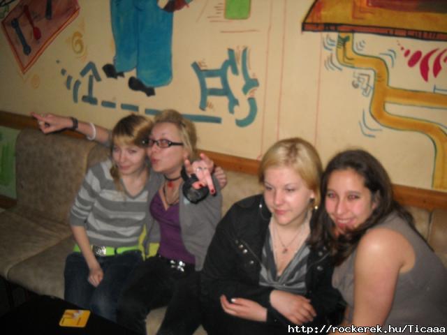 retrooo:)) s minden ami jtszik:*