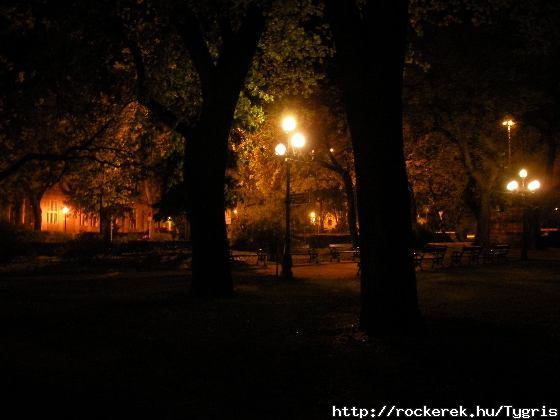 A fiskolnl egy kicsi park :)