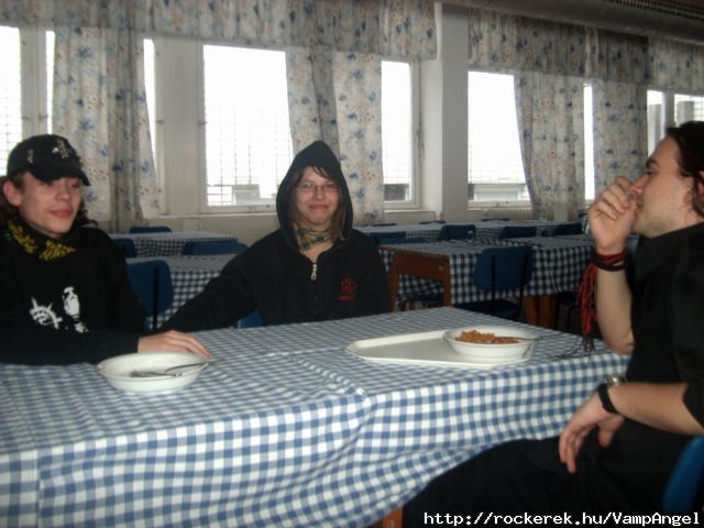Kajldban XD Sanyesz, Eszti, Glo XD
