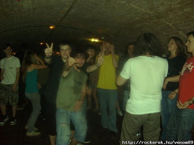 itt epp nem figyeltem...:P