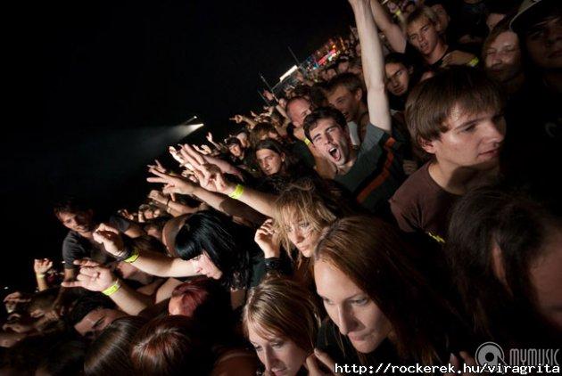 Mg egy Sziget...