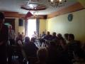 lzene a Molloy pub-ban